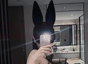 微密圈 – 脸红Dearie你穿这红色连体内衣是想让我放空脑袋吗？私房图集看得我发懵
