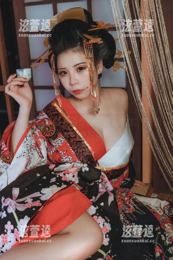 自闭颜球球 自闭颜球球的最新作品:昭和太太,她总是能引起注意