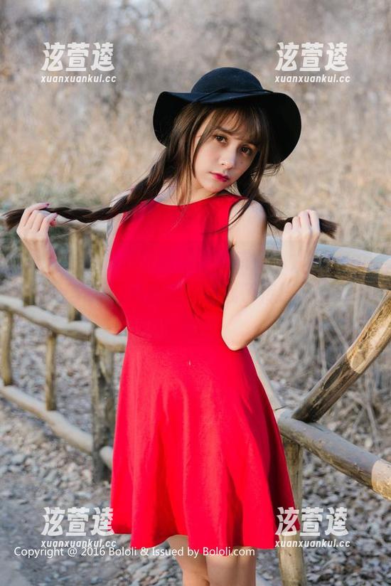 菠萝社 - 我心中的“清规戒律”，AngelaLee李玲用私房美图挑战了传统修女的形象！