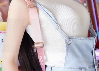 蜜桃社 – 豆瓣酱化身连体衣女神，网盘里的下载热潮！