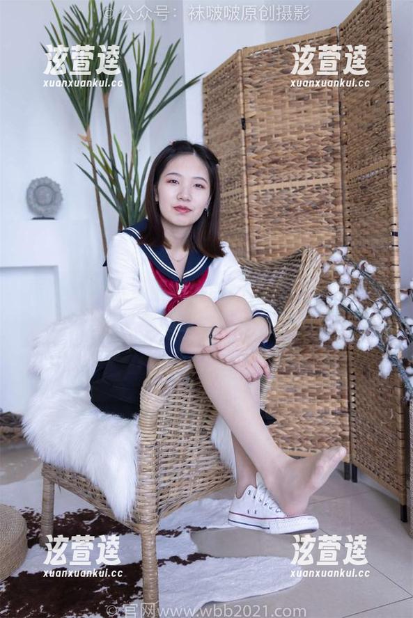 袜啵啵-小奶熊 袜啵啵 - 小奶熊和她的短白棉袜:那些无法拿得起的温柔(作品)