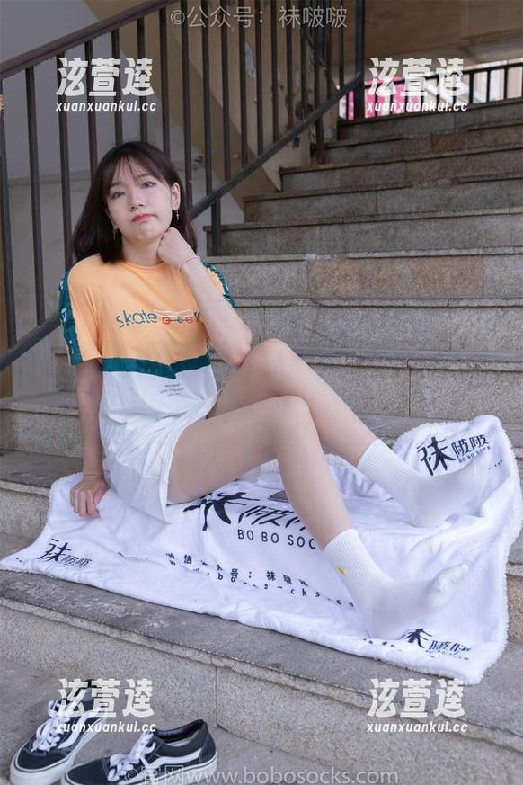 袜啵啵-朵朵 袜啵啵 - 想在朵朵肉丝的写真合集里“寻肉”,一路“吃”下去。