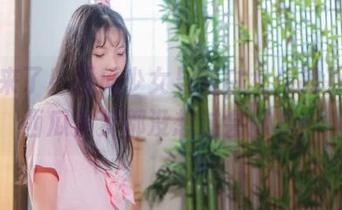 套图来了！西瓜少女与蓝白女仆的互动，西瓜做梦都没想过会这样！