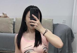 微密圈 – 图集里的黑与红：铁锤姐姐带你开嗓，音乐没来你先来蹦！