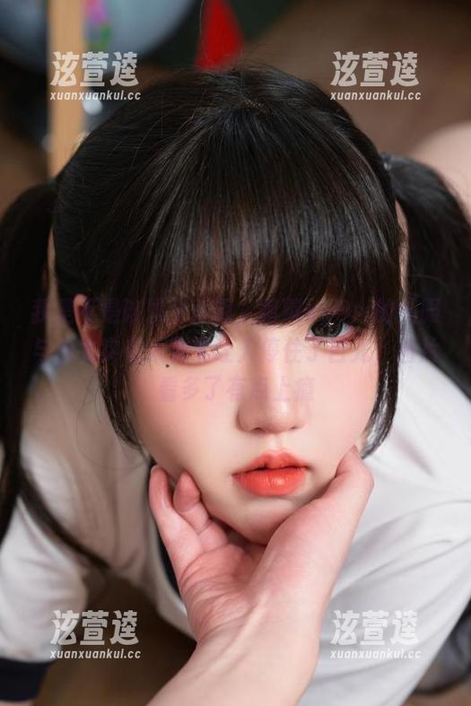 阿薰kaOri 我是不是该发个声明,阿薰kaOri的礼服与内衣实在太容易让人停住了目光,图片看多了有点上瘾