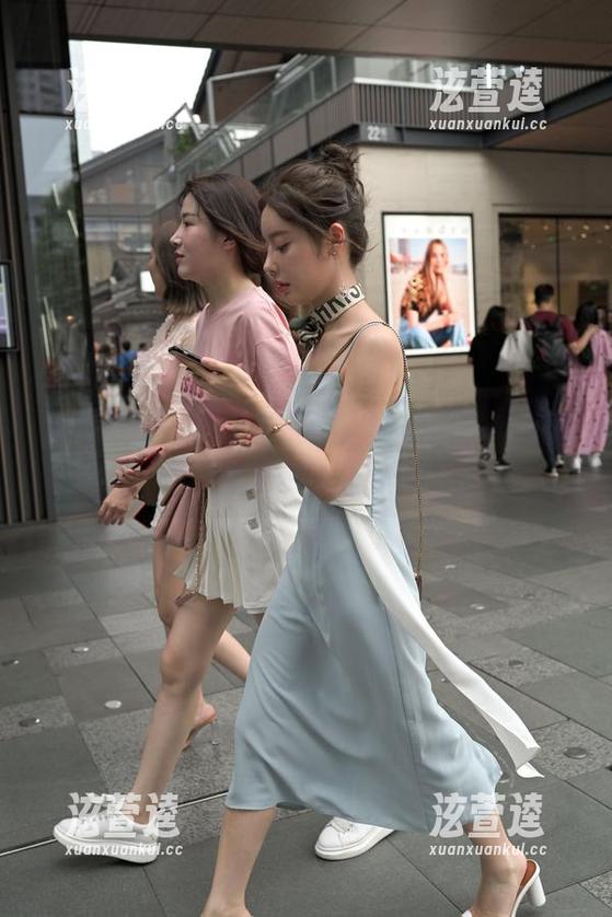 魔镜街拍 魔镜街拍:不仅是夜色,还有免费合集里的那份小叛逆
